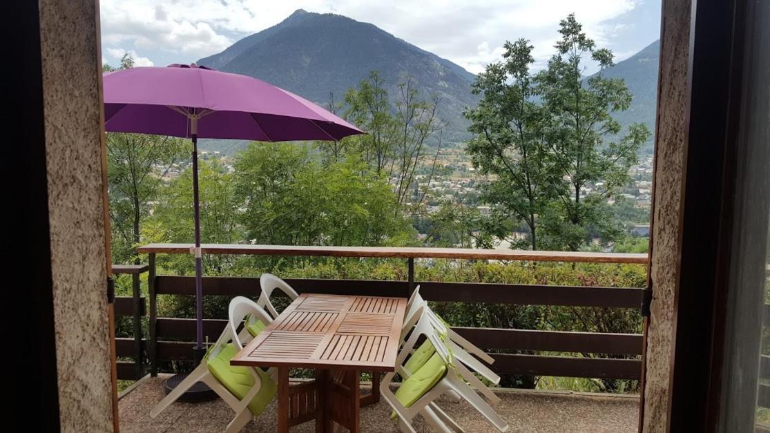 Sympa Avec Terrasse , Maxi 4 Pers.briancon *