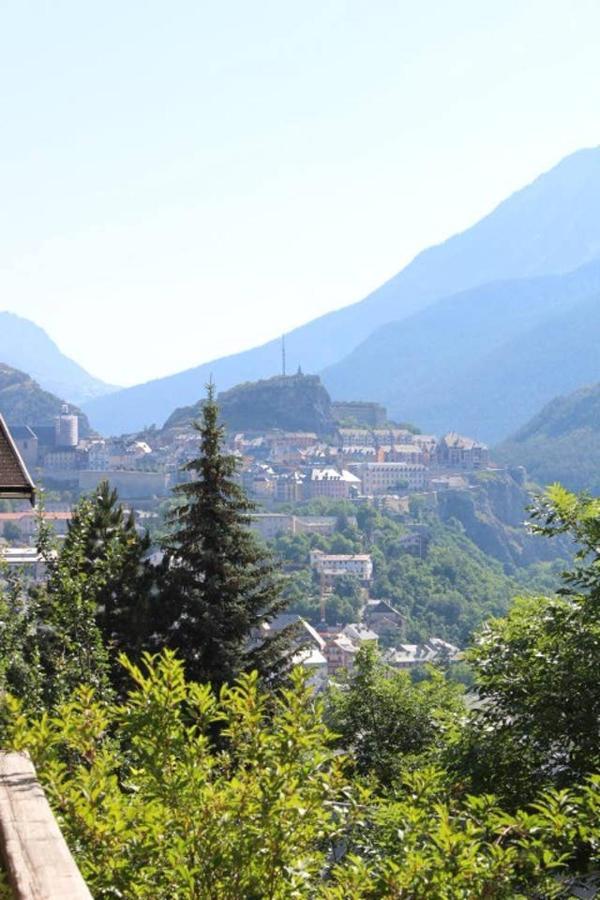 Sympa Avec Terrasse , Maxi 4 Pers.briancon Apartment Briançon